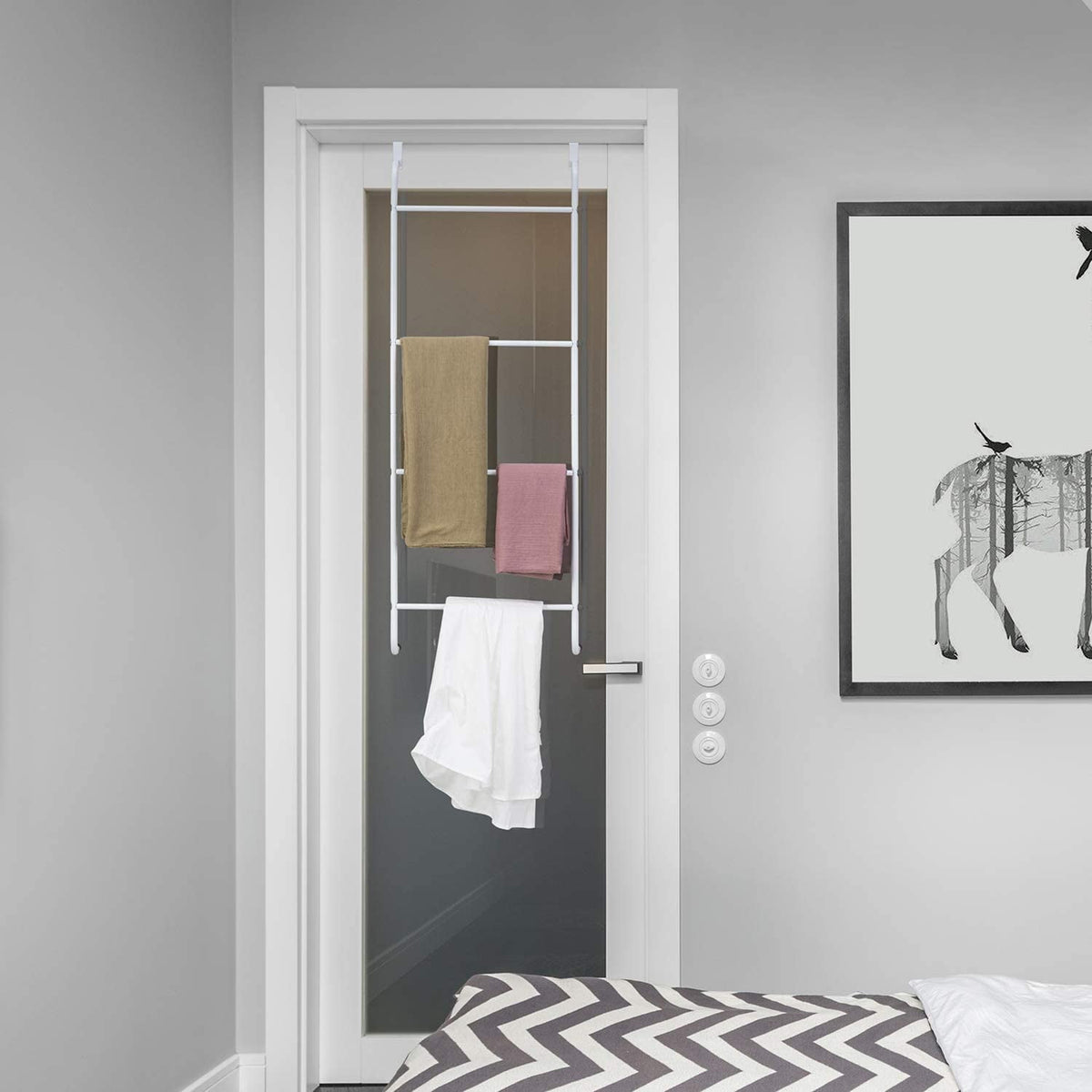 Over-the-Door Towel Rack with 4 Bars, White Metal Hanger for Bathroom and Laundry Doors - Image 3